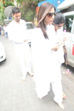 Sophie Chaudhary at Jiah Khan_s Final journey in Juhu, Mumbai on 5th June 2013 (15).JPG